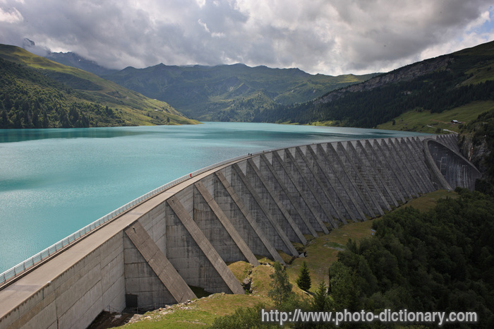 barrage - photo/picture definition - barrage word and phrase image