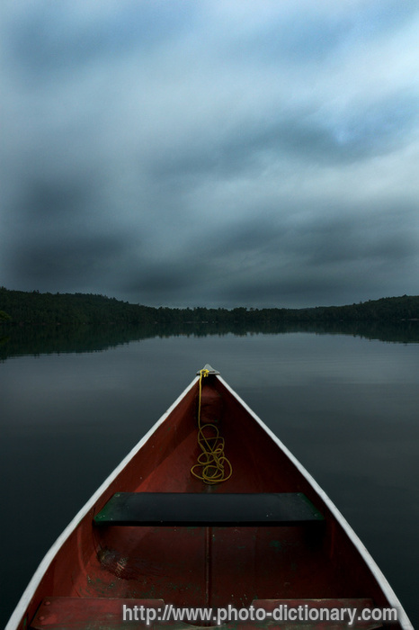 canoe - photo/picture definition - canoe word and phrase image