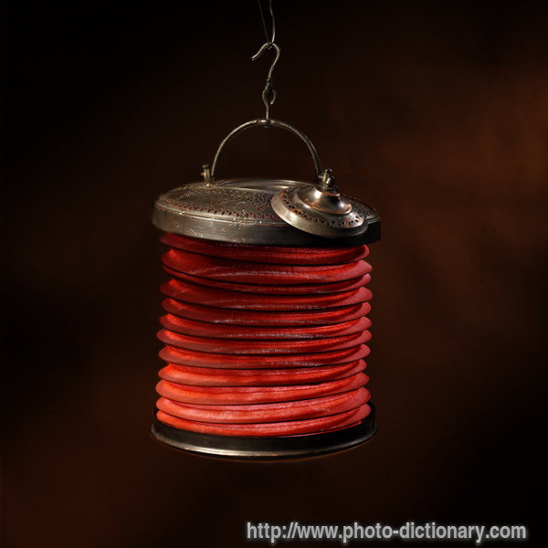 lantern - photo/picture definition - lantern word and phrase image