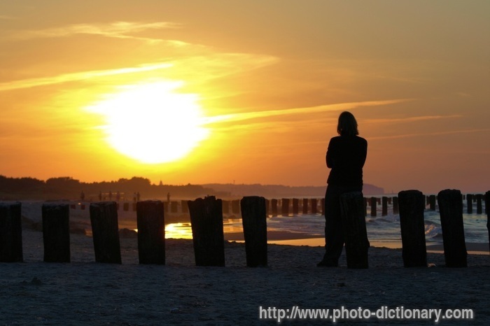 sunset - photo/picture definition - sunset word and phrase image