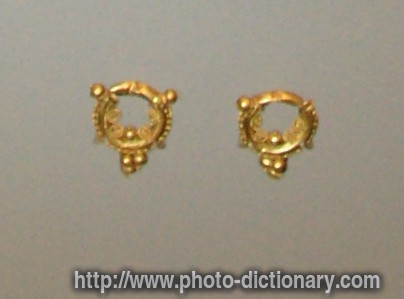 earrings - photo/picture definition - earrings word and phrase image
