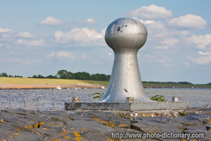 bollard - photo/picture definition - bollard word and phrase image
