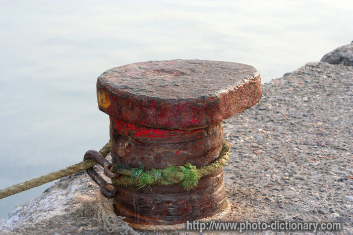 ship mooring - photo/picture definition - ship mooring word and phrase image