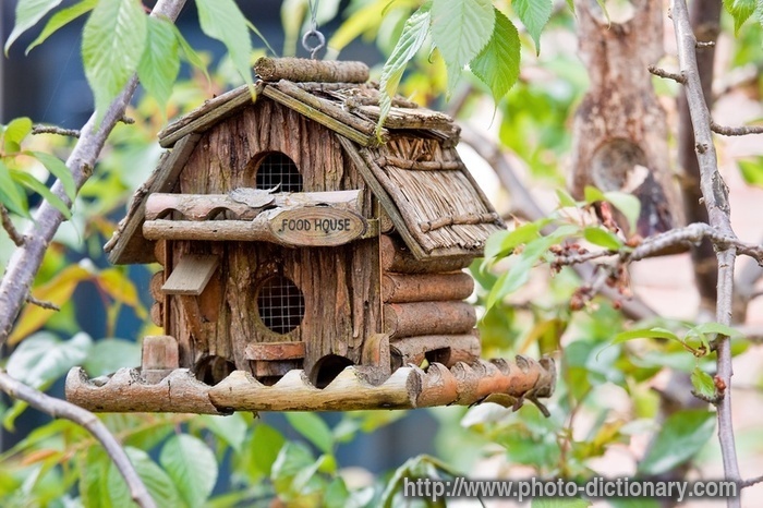 bird box - photo/picture definition - bird box word and phrase image