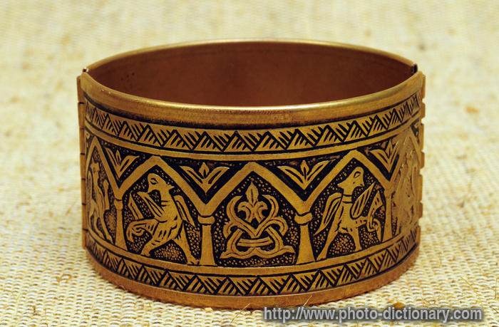 Slavic bracelet - photo/picture definition - Slavic bracelet word and phrase image