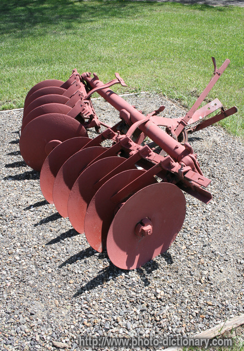 disc plow - photo/picture definition - disc plow word and phrase image