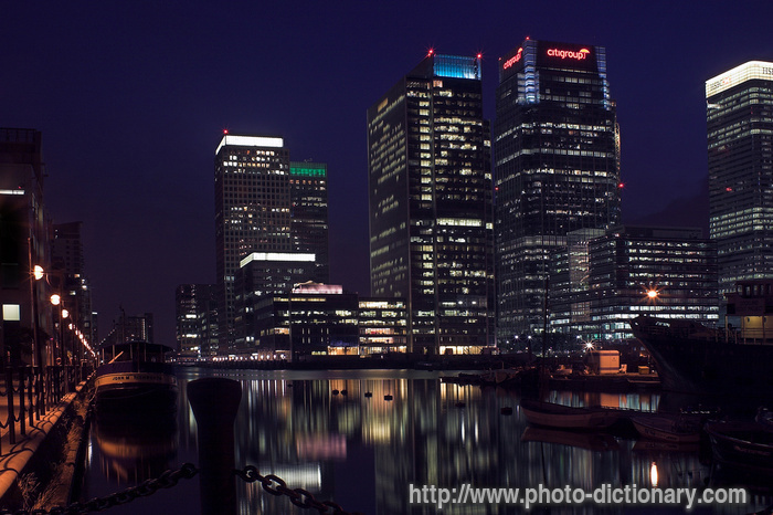 London - photo/picture definition - London word and phrase image