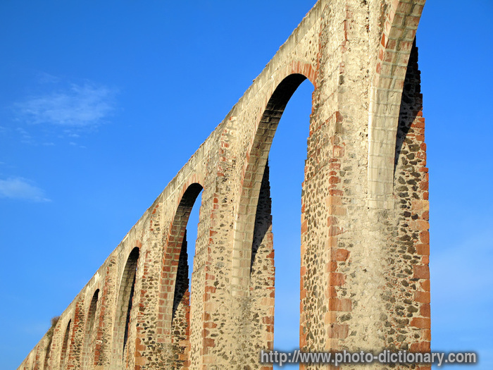aqueduct - photo/picture definition - aqueduct word and phrase image