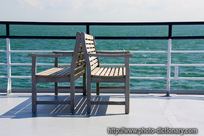 ship bench - photo/picture definition - ship bench word and phrase image
