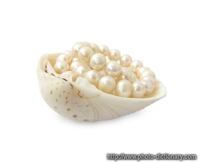 pearl beads - photo/picture definition - pearl beads word and phrase image