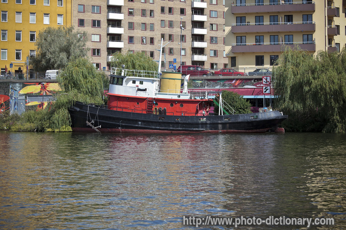 tug boat - photo/picture definition - tug boat word and phrase image
