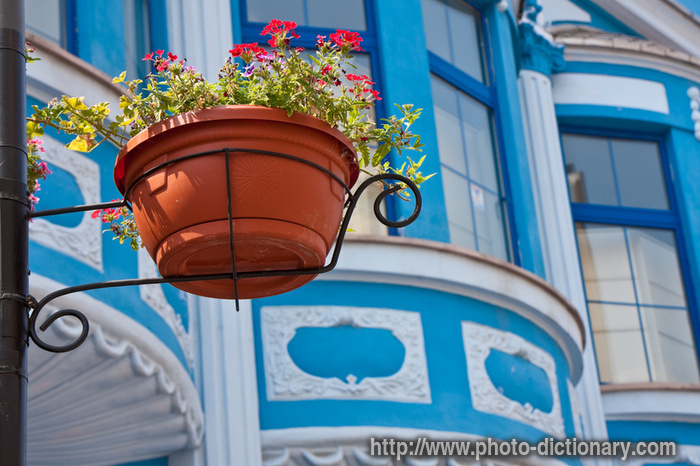 flower pot - photo/picture definition - flower pot word and phrase image
