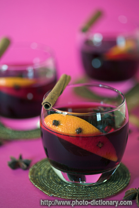 mulled wine - photo/picture definition - mulled wine word and phrase image