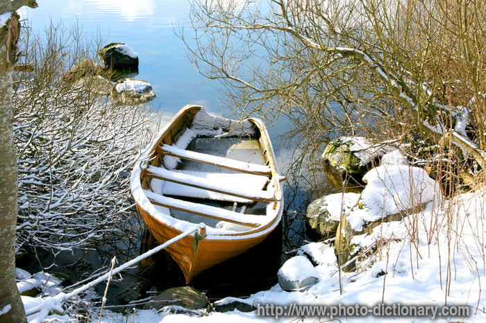 abandoned boat - photo/picture definition - abandoned boat word and phrase image