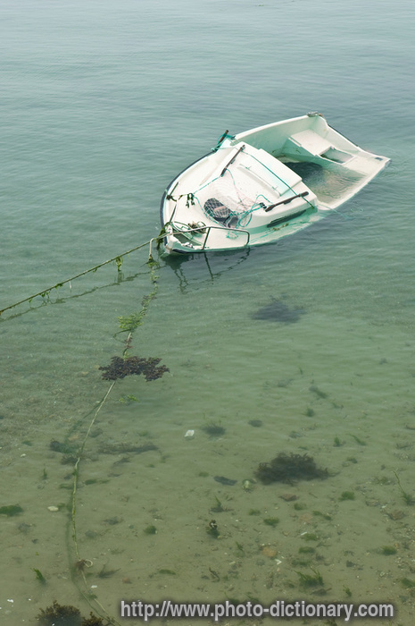 boat wreck - photo/picture definition - boat wreck word and phrase image