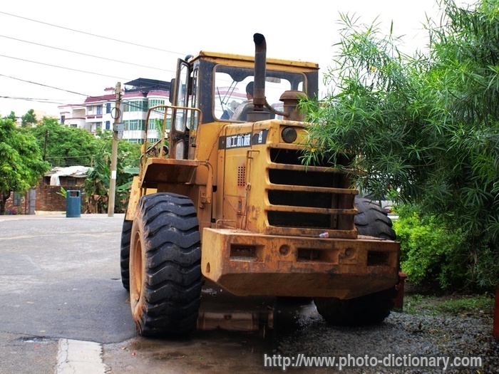 bulldozer - photo/picture definition - bulldozer word and phrase image