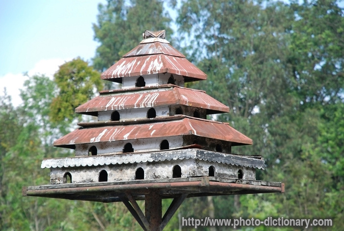 bird palace - photo/picture definition - bird palace word and phrase image